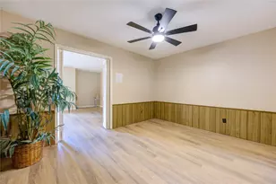 351 N Post Oak Ln, Houston, TX 77024 - Photo 11