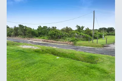 1054 Canal, Gilchrist, TX 77617 - Photo 7