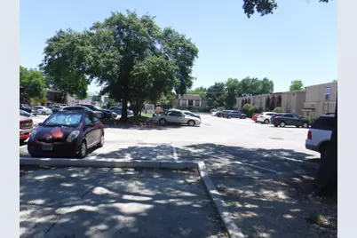 10110 Westview Drive #1008, Houston, TX 77043 - Photo 9