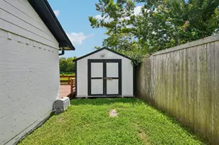 2703 Shady Ln, Webster, TX 77598 - Photo 25