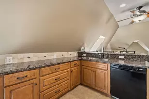 14 Highland Cir, The Woodlands, TX 77381 - Photo 41