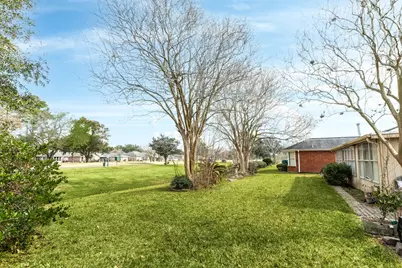 2819 S Peach Hollow Circle, Pearland, TX 77584 - Photo 13