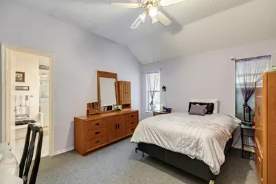 2819 S Peach Hollow Circle, Pearland, TX 77584 - Photo 9