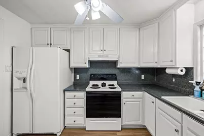 16721 Henry Morgan Road, Jamaica Beach, TX 77554 - Photo 11