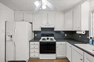 16721 Henry Morgan Rd, Jamaica Beach, TX 77554 - Photo 11