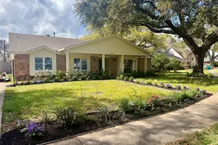 2037 Willow Wisp Dr, Seabrook, TX 77586 - Photo 1