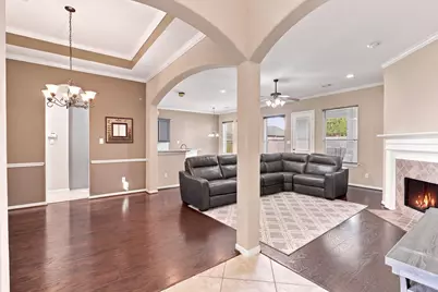 293 W Bend Drive, League City, TX 77573 - Photo 3