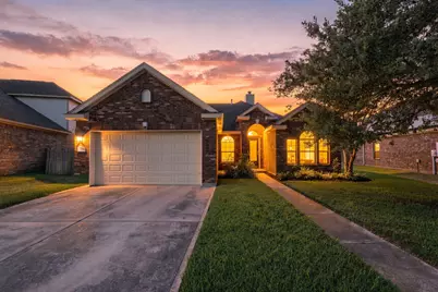 293 W Bend Drive, League City, TX 77573 - Photo 1