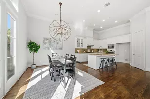 1360 W 25th St, Houston, TX 77008 - Photo 9