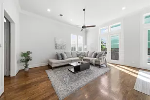 1360 W 25th St, Houston, TX 77008 - Photo 5