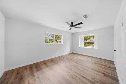 5926 Warm Springs Road, Houston, TX 77035 - Photo 15
