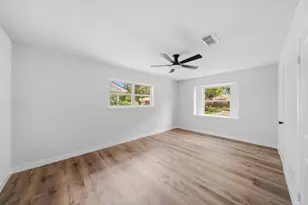 5926 Warm Springs Rd, Houston, TX 77035 - Photo 15