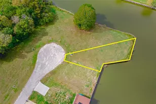 196 N Forest Dr, Huntsville, TX 77340 - Photo 1