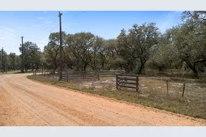 516 County Road 120, Hallettsville, TX 77964 - Photo 19