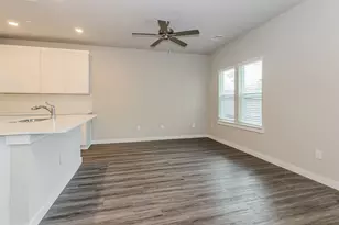 18322 W Centro Cir, Shenandoah, TX 77385 - Photo 9