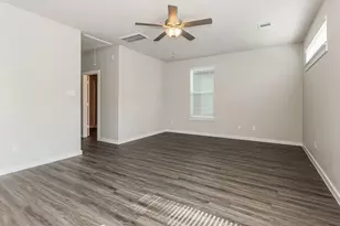 18322 W Centro Cir, Shenandoah, TX 77385 - Photo 5