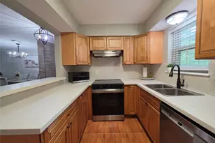 12967 Trail Hollow Dr, Houston, TX 77079 - Photo 9
