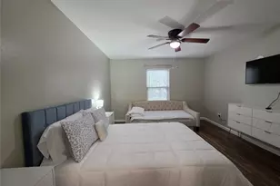 12967 Trail Hollow Dr, Houston, TX 77079 - Photo 7