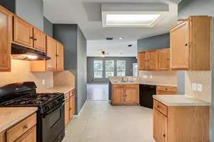 18518 Alemarble Oak St, Cypress, TX 77429 - Photo 5