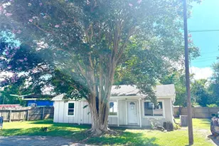 104 N Peach St, Tomball, TX 77375 - Photo 17