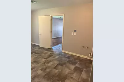 104 N Peach Street, Tomball, TX 77375 - Photo 9