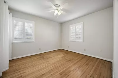 5305 Judalon Lane, Houston, TX 77056 - Photo 9