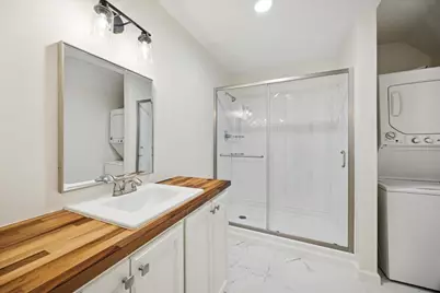 1011 W 10th Street #2, Houston, TX 77008 - Photo 9