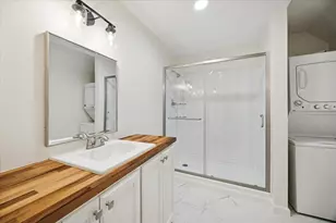 1011 W 10th St, Houston, TX 77008 - Photo 9