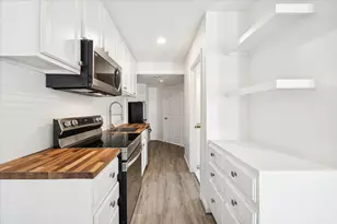 1011 W 10th St, Houston, TX 77008 - Photo 5