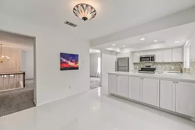 628 E Castle Harbour Drive, Friendswood, TX 77546 - Photo 9