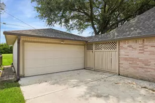 3607 Blue Wing Dr, Dickinson, TX 77539 - Photo 29