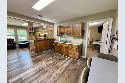 317 Crews Way, West Columbia, TX 77486 - Photo 5