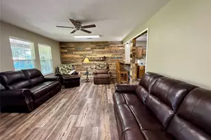 317 Crews Way, West Columbia, TX 77486 - Photo 7