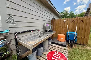 317 Crews Way, West Columbia, TX 77486 - Photo 43