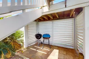 942 Kent, Crystal Beach, TX 77650 - Photo 13