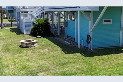 942 Kent, Crystal Beach, TX 77650 - Photo 7