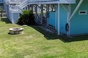 942 Kent, Crystal Beach, TX 77650 - Photo 7