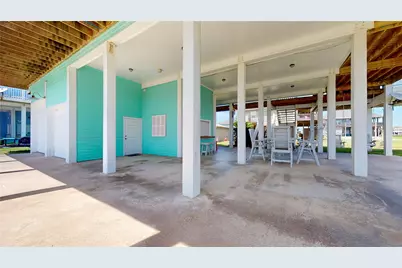 942 Kent, Crystal Beach, TX 77650 - Photo 11