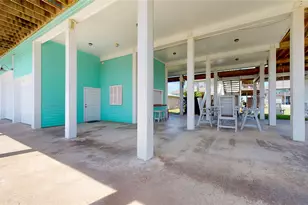 942 Kent, Crystal Beach, TX 77650 - Photo 11