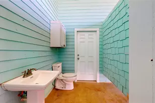 942 Kent, Crystal Beach, TX 77650 - Photo 17