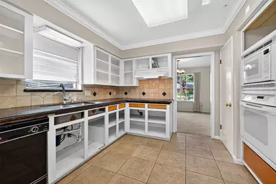 5507 Valkeith Drive, Houston, TX 77096 - Photo 17