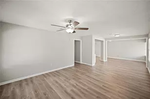 5822 Glenhurst Dr, Houston, TX 77033 - Photo 7