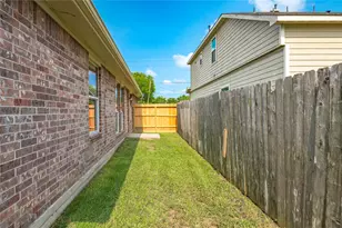 4131 Country Club Dr, Dickinson, TX 77539 - Photo 23