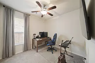 13739 McKinney Creek Ln, Houston, TX 77044 - Photo 19