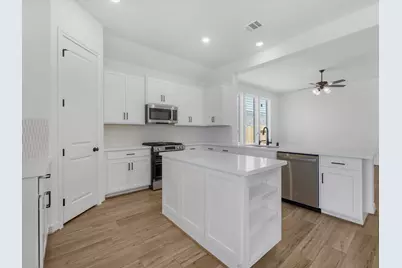 7803 Topaz Ridge Drive, Angleton, TX 77515 - Photo 7