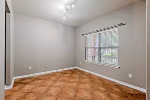 7507 Trail Hollow, Missouri City, TX 77459 - Photo 9