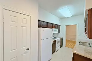 2700 Revere St, Houston, TX 77098 - Photo 9