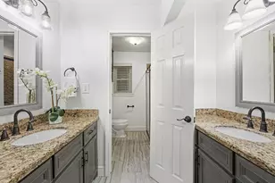 1320 Woodvine Dr, Houston, TX 77055 - Photo 33