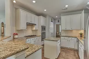 14 Kenmare Ct, The Woodlands, TX 77382 - Photo 19