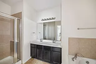 7534 Abbey Point Ln, Houston, TX 77049 - Photo 5